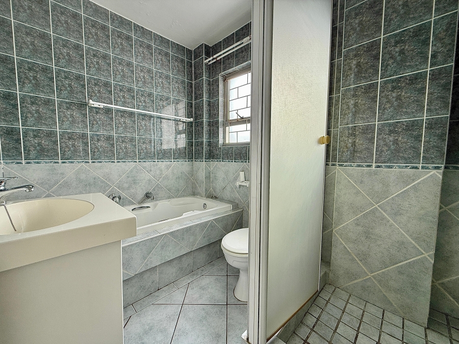 2 Bedroom Property for Sale in Beachfront Western Cape
